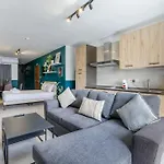 Urban Square Elite Suites By 360 Estates