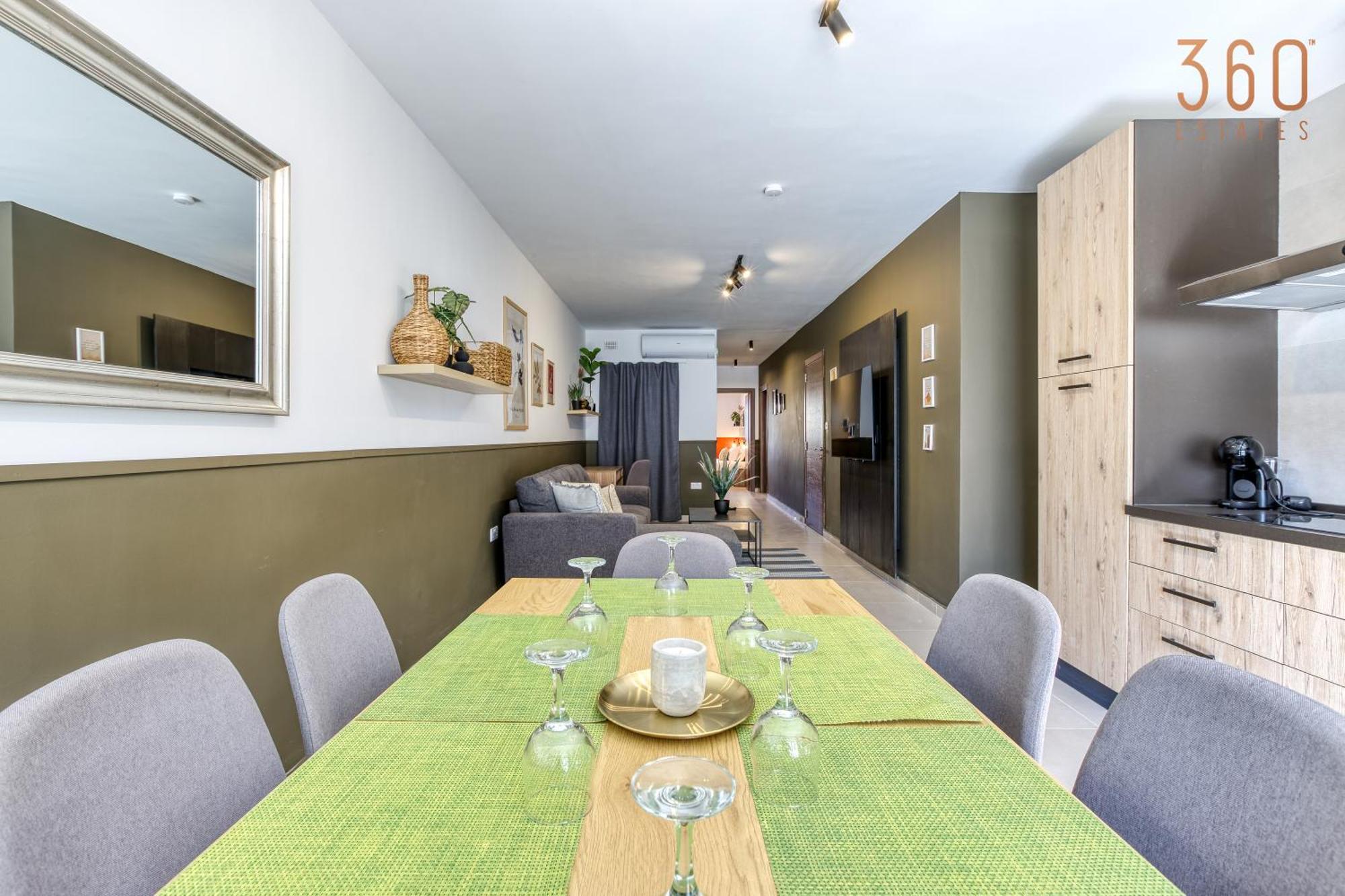 Urban Square Elite By 360 Estates * Pieta