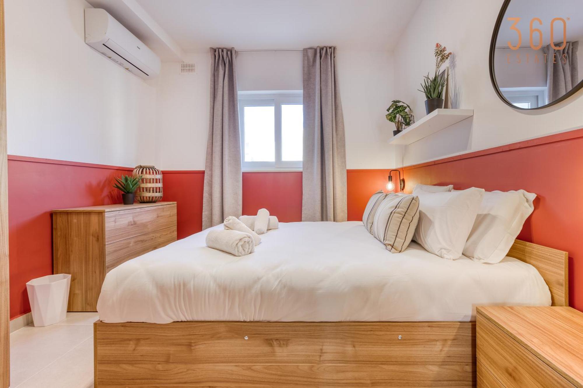 Urban Square Elite By 360 Estates * Pieta